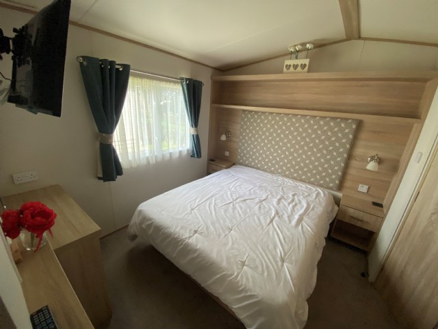 F22 - Main bedroom