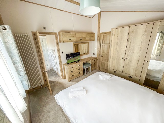 FW23 - Master Bedroom showing Ensuite