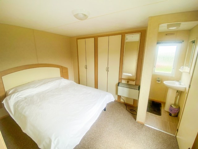 Q3 - Master Bedroom showing Ensuite
