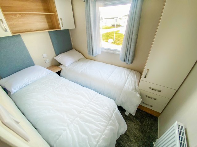 V35 - 1st Twin Bedroom